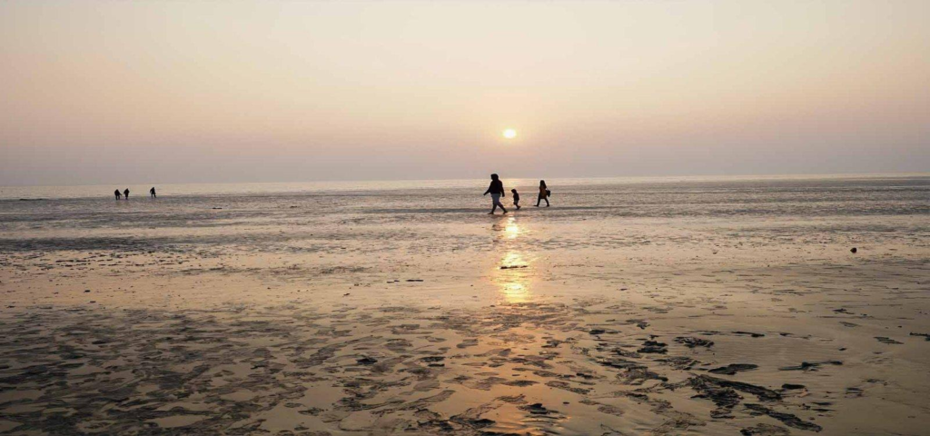 Bakkhali Leaving the Mainland Behind
